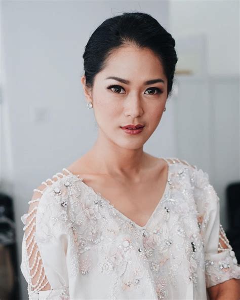 Prisia Nasution .